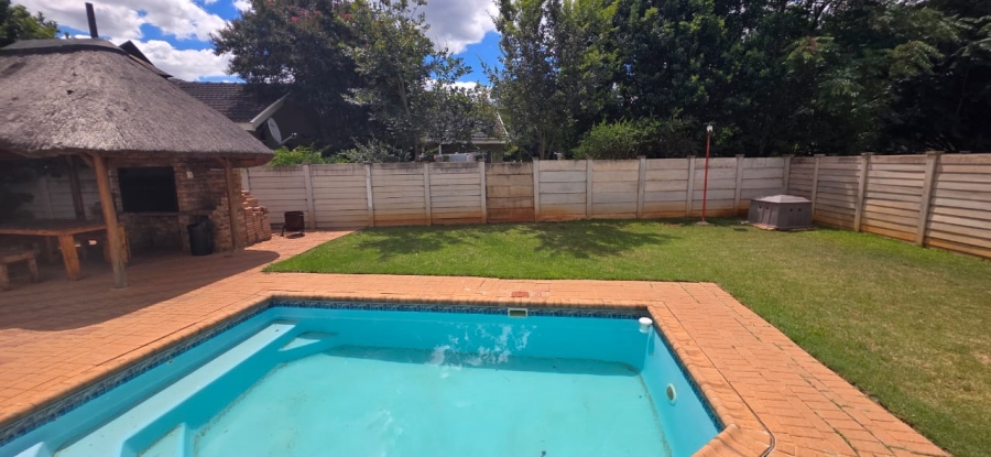 4 Bedroom Property for Sale in Flamwood North West